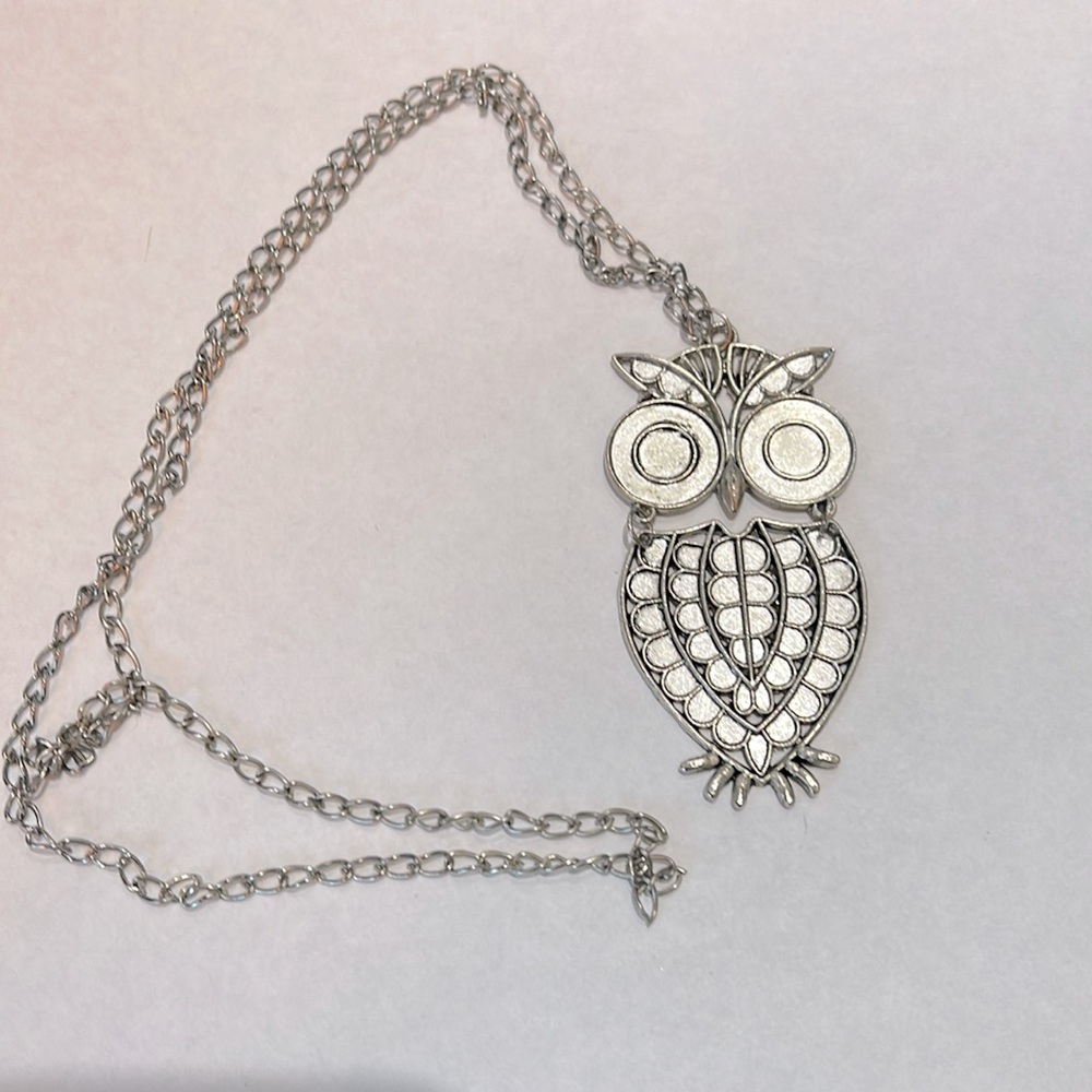 Costume owl long necklace